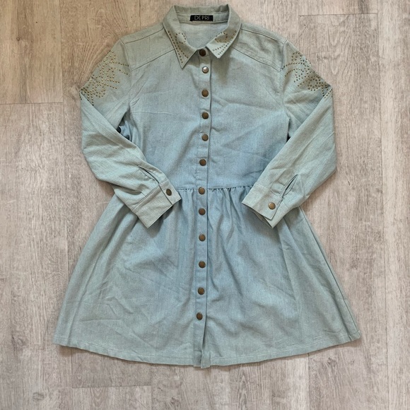 Light Denim Studded Snap Button Collar Dress - Picture 5 of 8